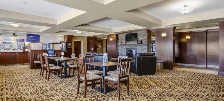 智选假日套房酒店奴隶湖(Holiday Inn Express & Suites Slave Lake)图片