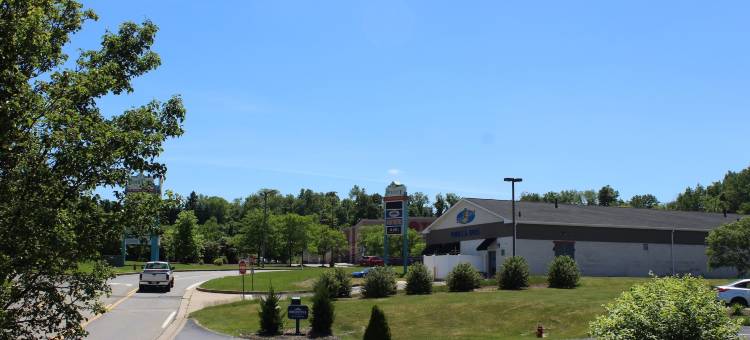 匹兹堡机场麦客达套房酒店(Microtel Inn & Suites by Wyndham Pittsburgh Airport)图片