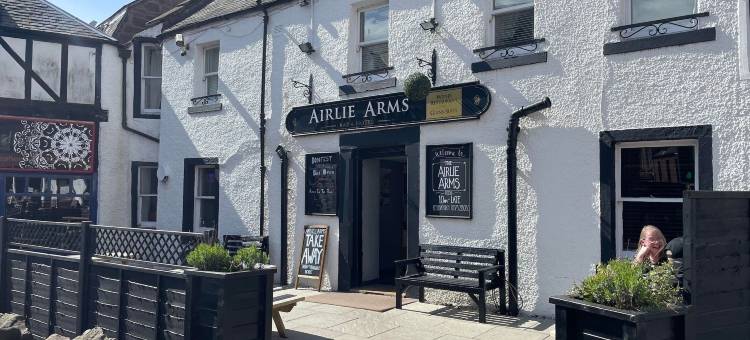 艾尔利阿姆斯酒店(Airlie Arms Hotel)图片