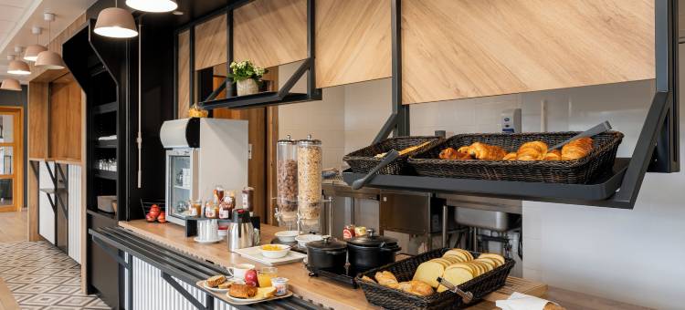 洛里昂普洛梅尔住宿加早餐酒店(B&B Hotel Lorient Ploemeur)图片