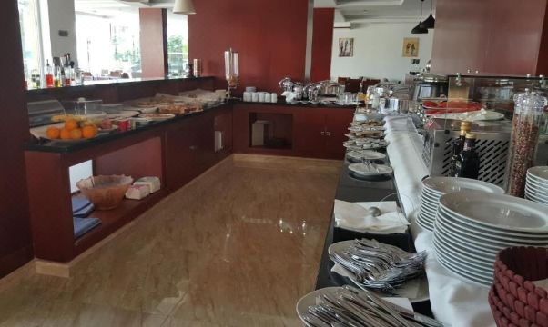 Petriti & Spa Hotel Overview