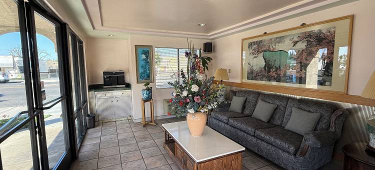 节日酒店- 贝尔花园/ 洛杉矶(Fiesta Inn Los Angeles - Bell Gardens)图片