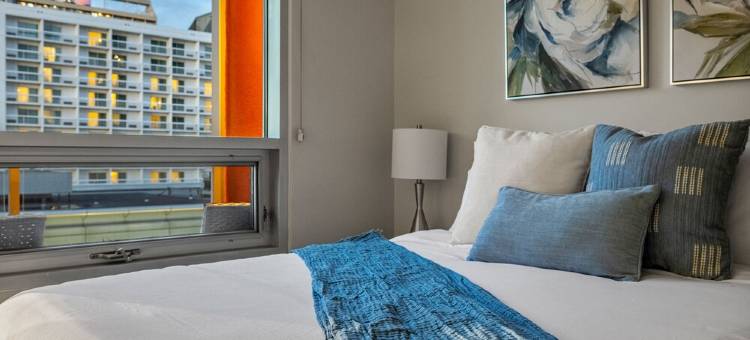 Chic Luxe 2BD + Free Parking-Central Downtown Gem图片