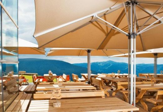 Schi- Und Wanderhotel BerghofHotel Overview