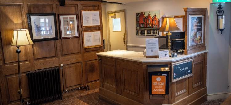 博尔城堡酒店 - 格林国王旅馆(Castle and Ball by Greene King Inns)图片