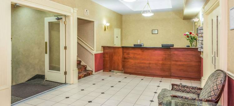 多伦多市中心西豪生酒店(Howard Johnson by Wyndham Toronto Downtown West)图片