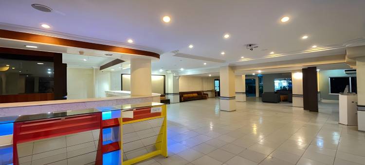 O系列德镇酒店-靠近安努尔大清真寺(Collection O Senapelan Near Rsud Petala Bumi Formerly de Town Hotel)图片