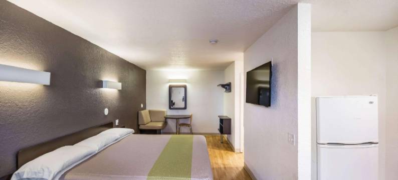 德克萨斯州欧文 6 号开放式公寓 - 欧文 DFW 机场东(Studio 6 Irving, TX - Irving DFW Airport East)图片