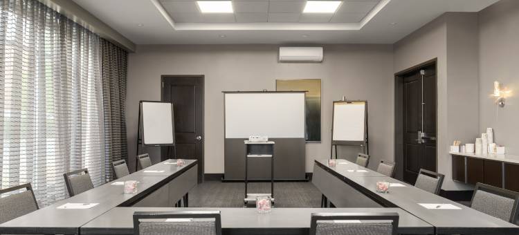 伍斯特希尔顿欢朋酒店及套房(Hampton Inn & Suites Worcester)图片