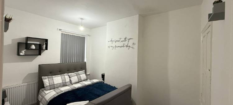 Cozy home with WiFi, Table Tennis &Snooker in West Bromwich - 3 bedrooms图片