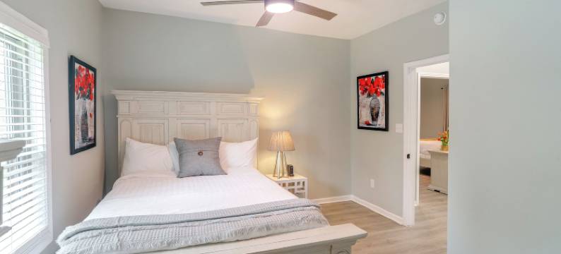 距离伊尼德湖1英里：宁静的波普度假屋(Smart TV and Spacious Yard Peaceful Pope Retreat)图片