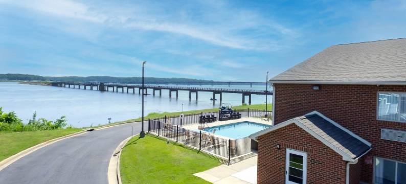 湖畔克拉克斯维尔-南山西克拉丽奥酒店(Clarion Pointe on the Lake Clarksville-South Hill West)图片