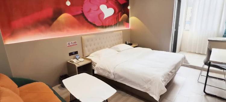 轻住·云朵酒店(新泰新汶汽车站店)图片