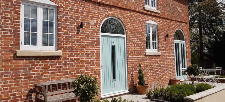 Cottage in UK with Garden & Tennis Court图片