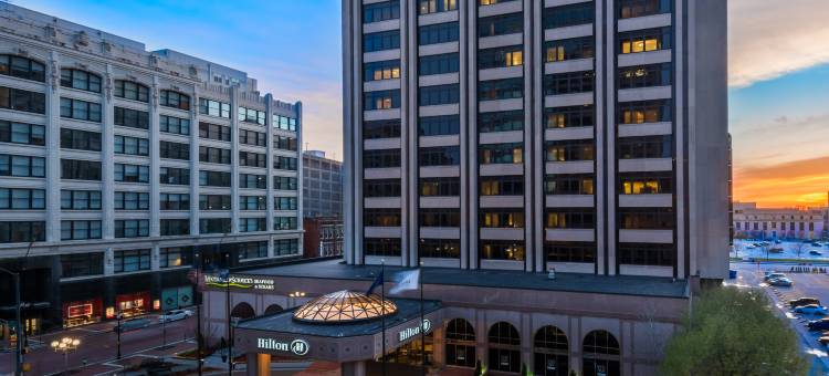 印第安纳波利斯希尔顿套房酒店(Hilton Indianapolis Hotel & Suites)图片