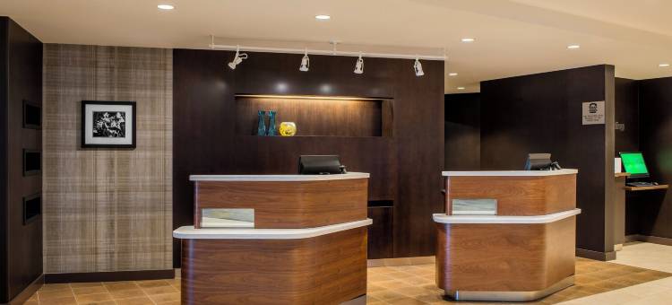 迪恩会议中心酒店(Hotel Dene & Conference Centre)图片