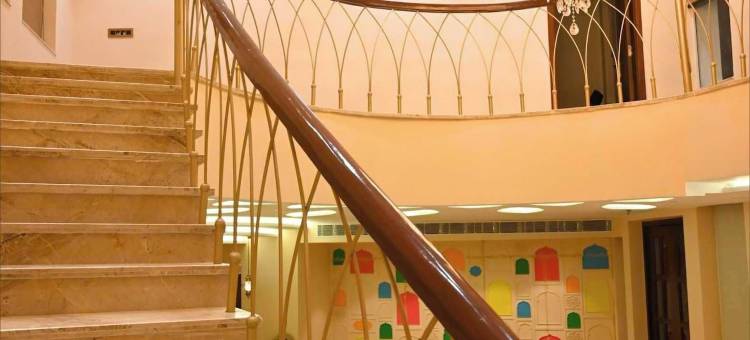 弗林达文卡丹布库提尔(Kadamb Kuteer Vrindavan)图片