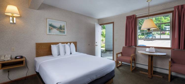 乔治湖美洲最佳价值套房酒店(Americas Best Value Inn and Suites Lake George)图片