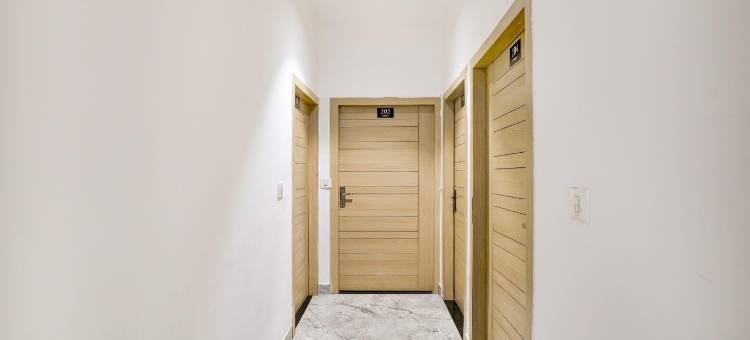 Super Townhouse Mohali Bus Terminal Formerly Hotel Hm Crystal图片