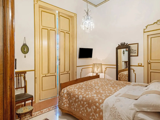 萨莱诺皇家套房民宿中央车站