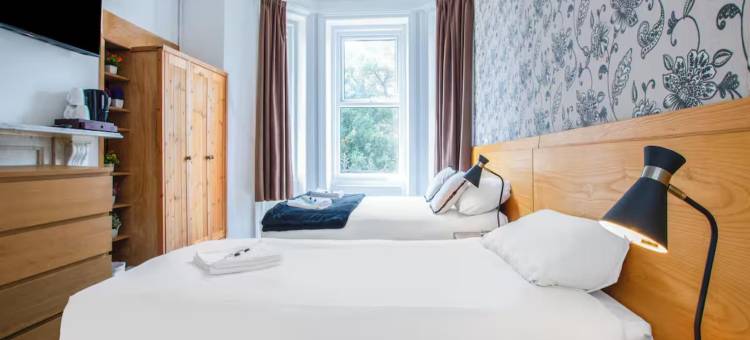 OYO The Lodge Bournemouth Standard Twin Room图片