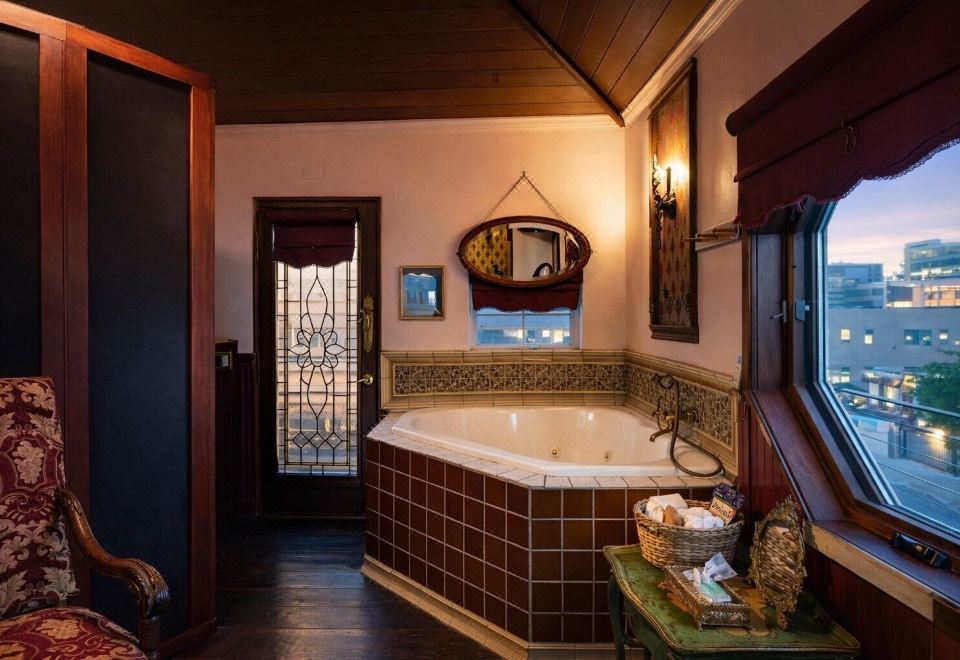 The Rosemary SilverlakeHotel Overview