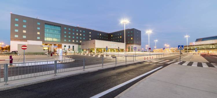 华沙机场万怡酒店(Courtyard Warsaw Airport)图片