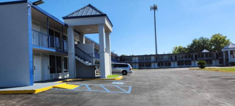 温德姆贝蒙特拉斐特酒店(Baymont by Wyndham Lafayette)图片