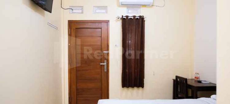 马斯克利米斯宾馆帕库翁商场米特拉红门酒店(Mas Klimis Guesthouse Pakuwon Mall Mitra RedDoorz)图片