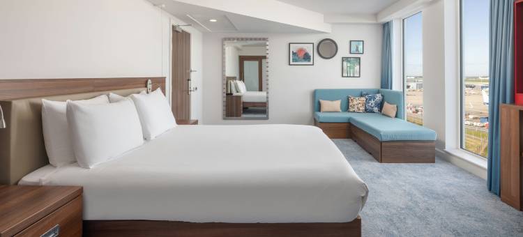 伦敦斯坦斯特德机场希尔顿欢朋酒店(Hampton by Hilton London Stansted Airport)图片