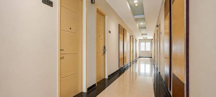 苏拉巴亚橡树镇屋酒店(Townhouse Oak Hotel Niaga Surabaya)图片