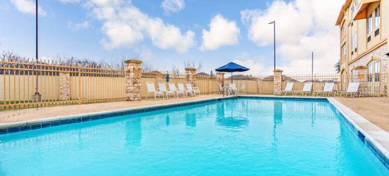 恩尼斯拉昆塔温德姆套房酒店(La Quinta Inn & Suites by Wyndham Ennis)图片