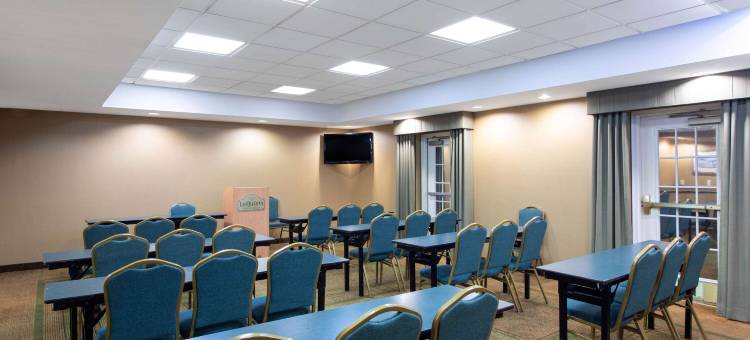 杰克逊维尔巴特勒大道拉昆塔温德姆套房酒店(La Quinta Inn & Suites by Wyndham Jacksonville Butler Blvd)图片