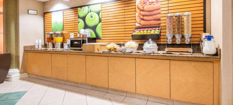 科罗拉多斯普林斯南机场拉昆塔温德姆套房酒店(La Quinta Inn & Suites by Wyndham Colorado Springs South AP)图片