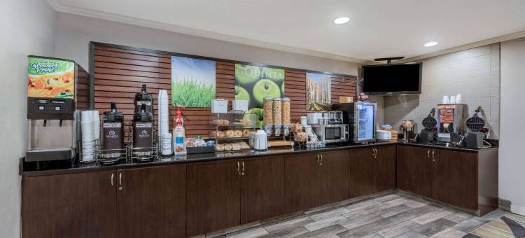 克利夫兰马其顿拉昆塔温德姆套房酒店(La Quinta Inn & Suites by Wyndham Cleveland Macedonia)图片