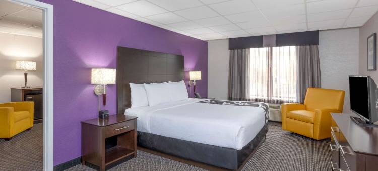 克利夫顿卢瑟福拉昆塔温德姆套房酒店(La Quinta Inn & Suites by Wyndham Clifton/Rutherford)图片