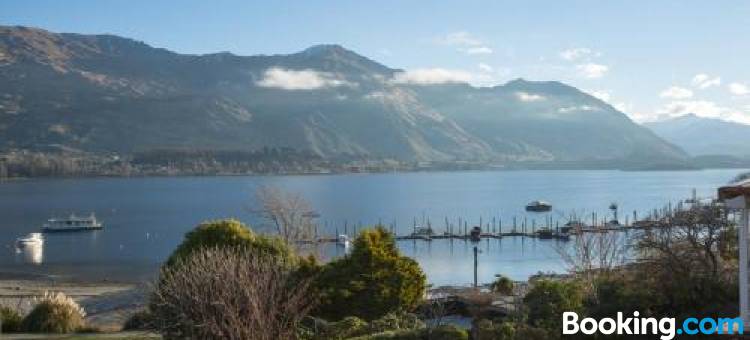 湖岸温泉公寓(Lakeshore Springs Apartments)图片