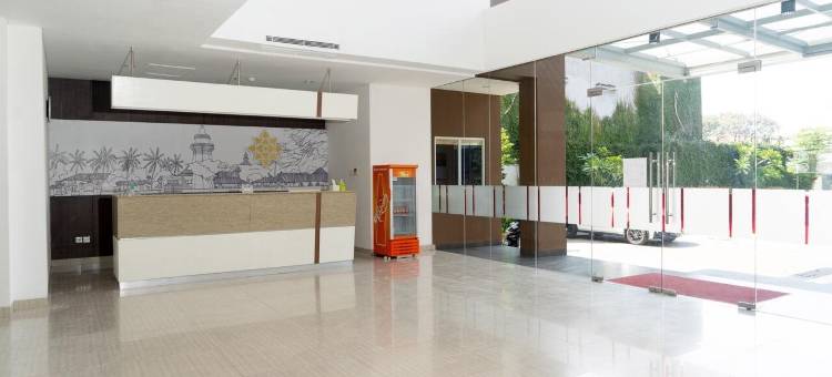 西朗林恩酒店(Lynn Hotel Serang)图片