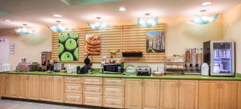 罗切斯特梅奥诊所南拉昆塔温德姆套房酒店(La Quinta Inn & Suites by Wyndham Rochester Mayo Clinic S)图片