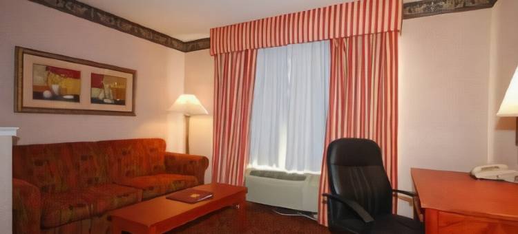 弗雷斯诺河滨公园舒适套房酒店(Comfort Suites Fresno River Park)图片