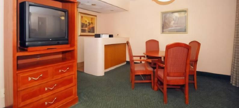 凯艺套房酒店Mall of America - MSP Airport(Quality Inn & Suites Mall of America - MSP Airport)图片
