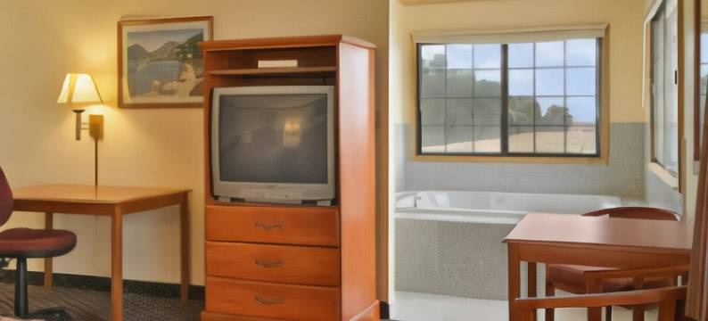 格林内尔凯艺套房酒店 - 近大学(Quality Inn & Suites Grinnell Near University)图片