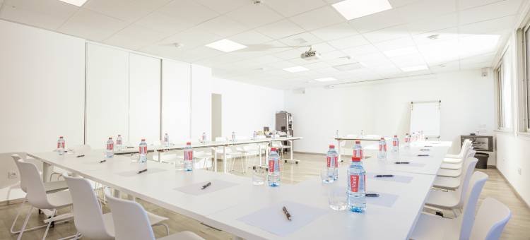 奥佩拉里亚派斯酒店(Logis Hôtel les Pins - Opéralia)图片