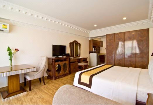 LK Royal SuiteHotel Overview