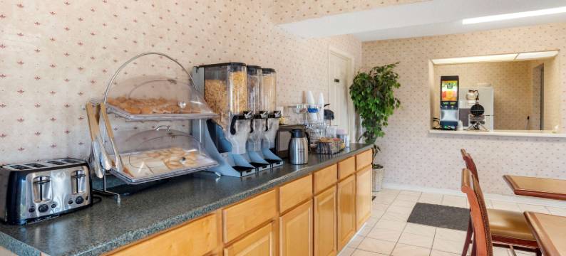 伊克诺旅馆珀尔 - 杰克逊(Econo Lodge Pearl - Jackson)图片