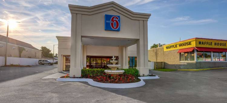 北卡罗来纳杰克森维尔6号汽车旅馆(Motel 6 Jacksonville, NC)图片