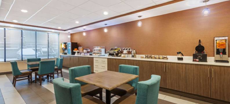 詹姆斯敦拉昆塔温德姆套房酒店(La Quinta Inn & Suites by Wyndham Jamestown)图片