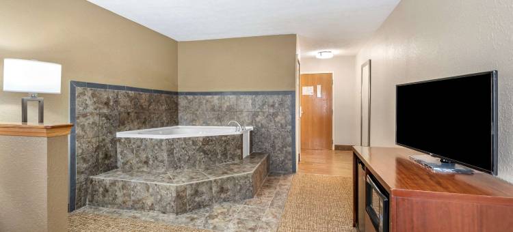 辛辛那提东门舒适套房酒店(Comfort Inn & Suites Cincinnati Eastgate)图片