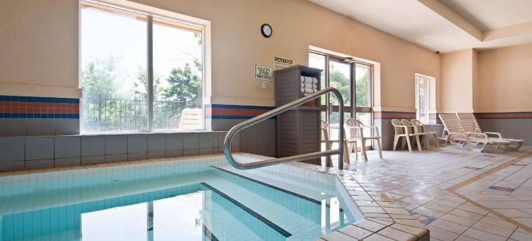 伯灵顿贝斯特韦斯特优质套房酒店(Best Western Plus Burlington Inn  Suites)图片