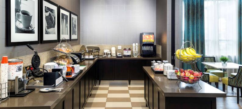 希尔顿欢朋酒店及套房博尔顿(Hampton Inn & Suites by Hilton Bolton)图片